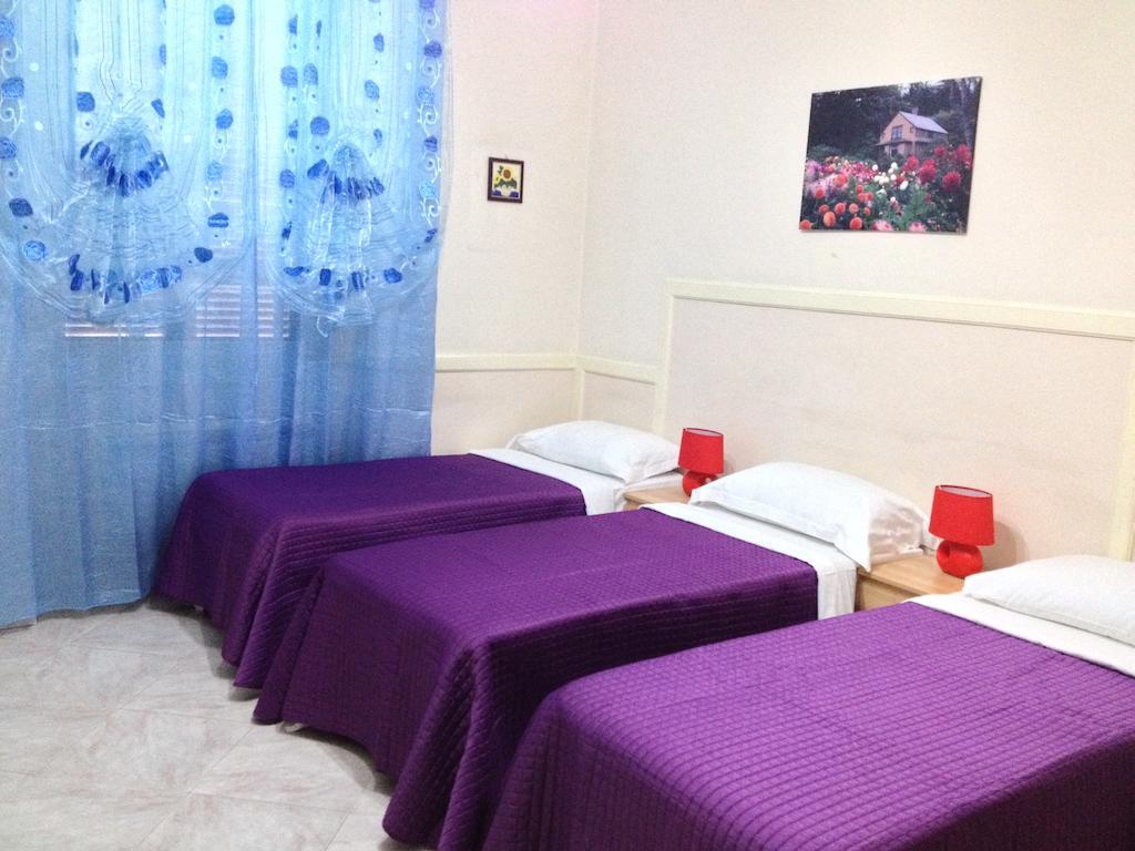 Rome Rainbow Guest House Rum bild